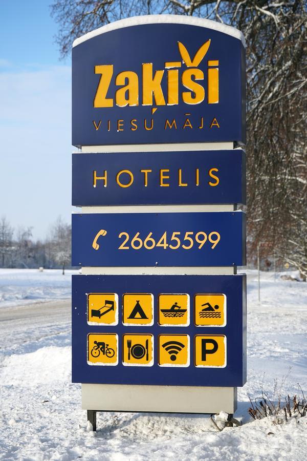 Rabbit Hotel Raiskums Esterno foto